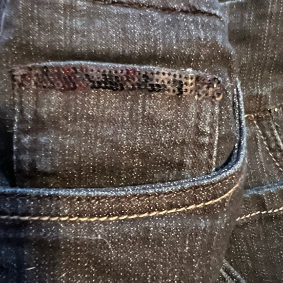 Pull on Darkwash Capris - Picture 2 of 3